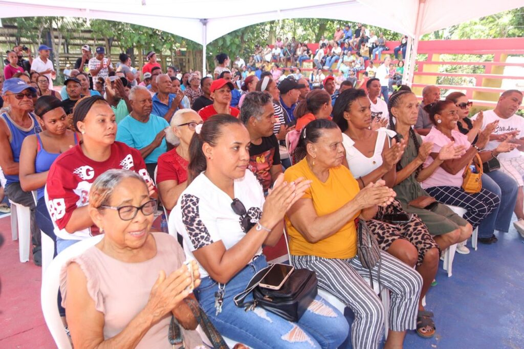 Entregan Bono de Emergencia en Gaspar Hernández a más de 500 familias afectadas por lluvias - Noticias de hoy en República Dominicana | De Último Minuto