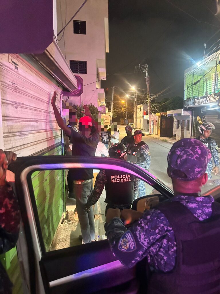 PN ocupa armas ilegales, recupera motocicletas robadas y ejecuta órdenes de arresto en SDN - Noticias de hoy en República Dominicana | De Último Minuto