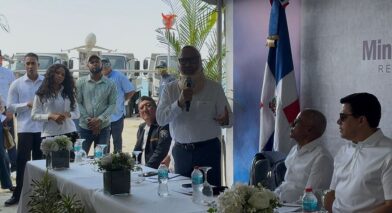 Ayuntamientos recibirán alivio con equipos entregados para retirar el sargazo, asegura FEDOMU - Noticias de hoy en República Dominicana | De Último Minuto