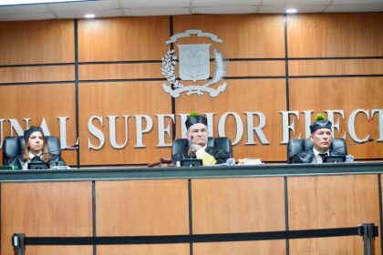 TSE aplaza audiencias sobre reglamento de encuestas de la JCE y conflicto interno del PHD - Noticias de hoy en República Dominicana | De Último Minuto
