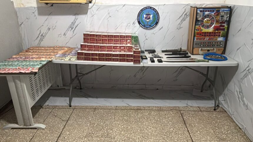 Realizan allanamientos en Cenoví; ocupan armas, cigarrillos de contrabando y detienen a dos hombres - Noticias de hoy en República Dominicana | De Último Minuto