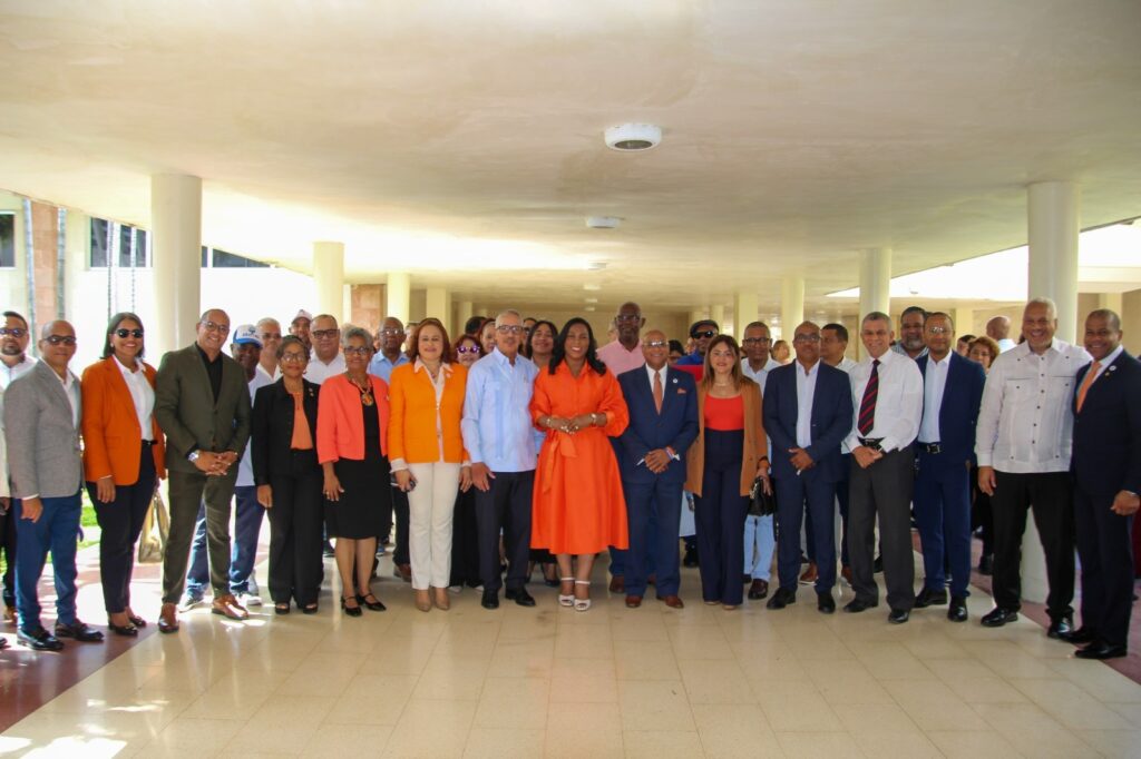 Maribel Lorenzo cierra campaña con amplio respaldo de la comunidad universitaria de la UASD | 1 | Maribel Lorenzo cierra campaña con amplio respaldo de la comunidad universitaria de la UASD - Noticias de hoy en República Dominicana | De Último Minuto