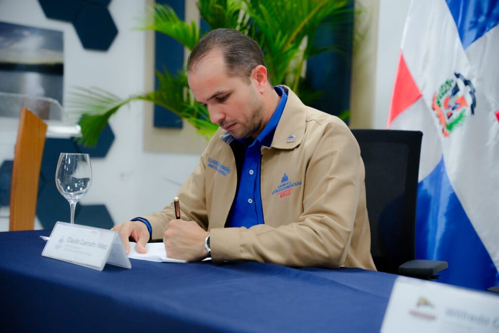 TNR y Confenagro suscriben acuerdo para fortalecer el sector agropecuario - Noticias de hoy en República Dominicana | De Último Minuto