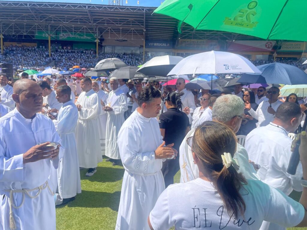 Arzobispo de Santiago califica de “patológica” la violencia que azota al país y alerta sobre crisis de salud mental - Noticias de hoy en República Dominicana | De Último Minuto