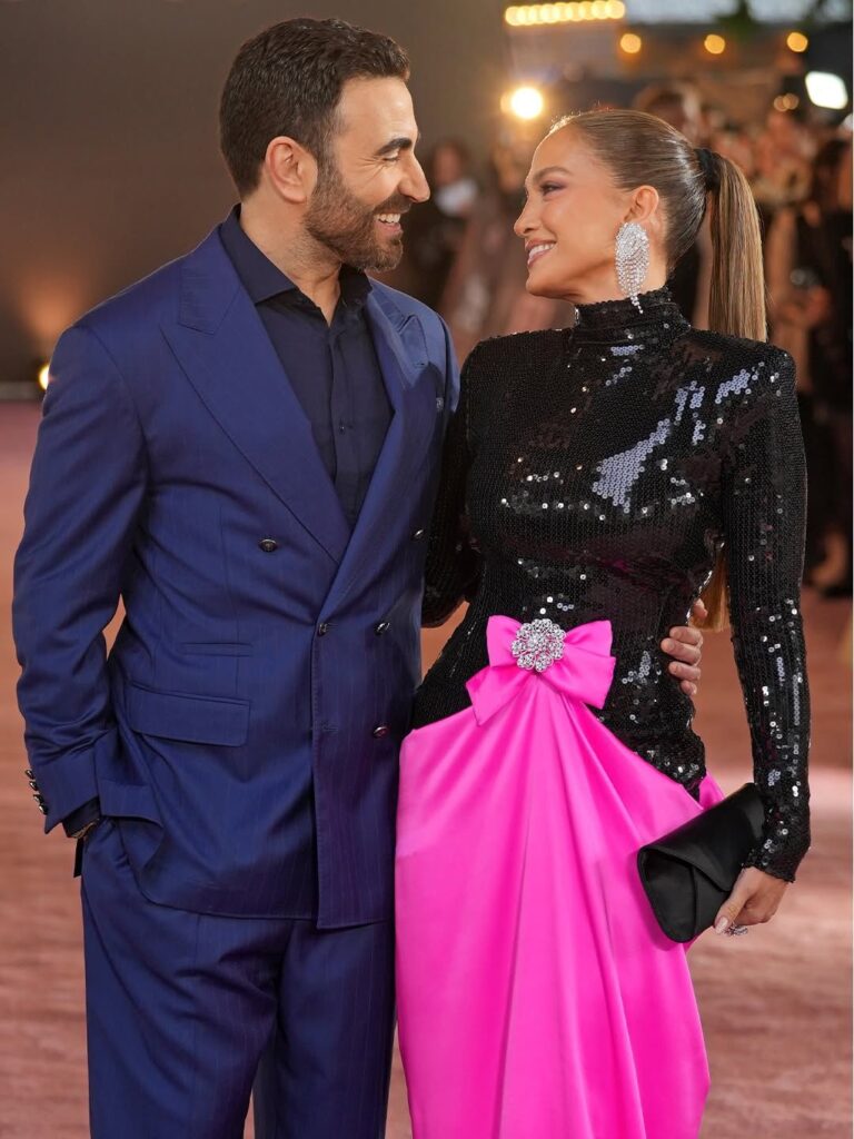 Se intensifican los rumores de noviazgo entre JLo y su compañero en la nueva película “Office Romance” - Noticias de hoy en República Dominicana | De Último Minuto