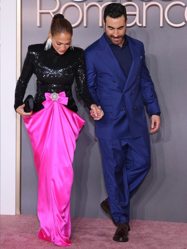 Se intensifican los rumores de noviazgo entre JLo y su compañero en la nueva película “Office Romance” - Noticias de hoy en República Dominicana | De Último Minuto