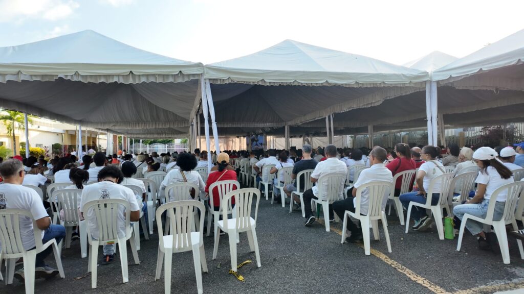 Cientos de fieles se congregan en celebración de Corpus Christi encabezada por monseñor Carlos Tomás Morel Diplán - Noticias de hoy en República Dominicana | De Último Minuto