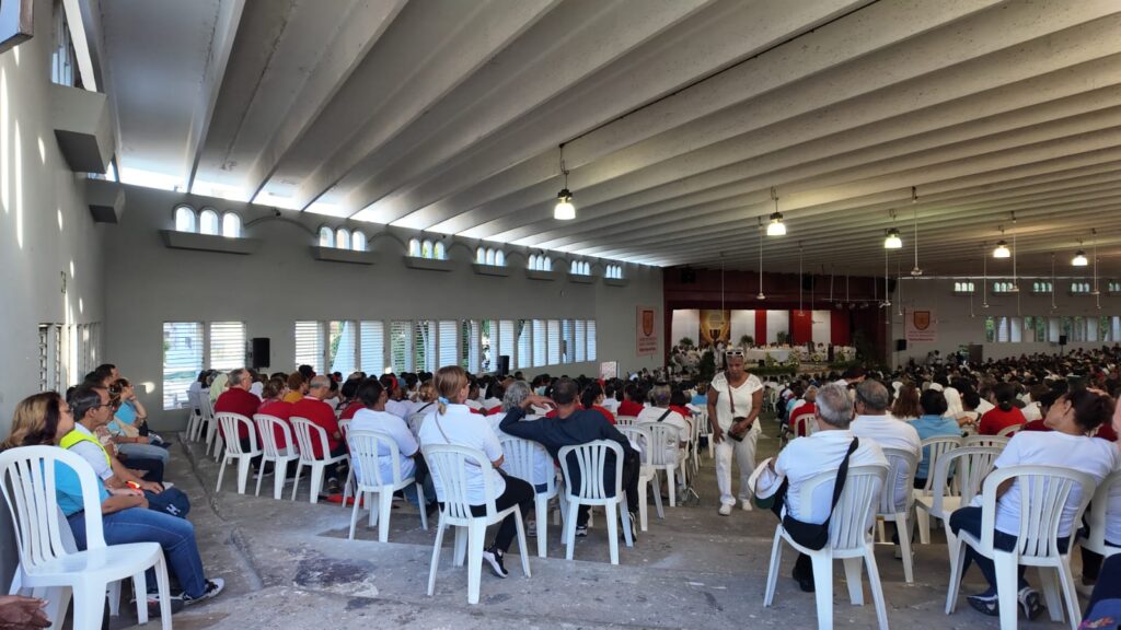 Cientos de fieles se congregan en celebración de Corpus Christi encabezada por monseñor Carlos Tomás Morel Diplán - Noticias de hoy en República Dominicana | De Último Minuto