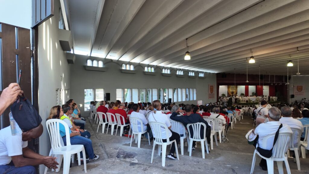 Cientos de fieles se congregan en celebración de Corpus Christi encabezada por monseñor Carlos Tomás Morel Diplán - Noticias de hoy en República Dominicana | De Último Minuto