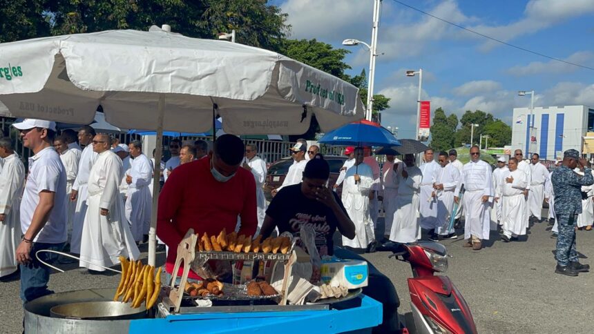 Corpus Christi congrega a miles de fieles y dispara las ventas de comerciantes informales en Santiago