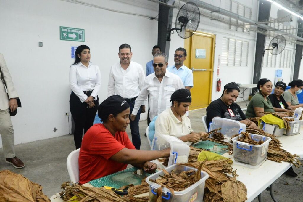 Proindustria y Oficina Senatorial impulsan plan de transformación para fortalecer la Zona Franca de Bonao - Noticias de hoy en República Dominicana | De Último Minuto