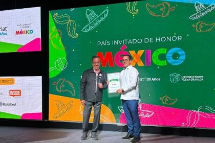 Fahd Jacobo recibe en Bogotá reconocimiento internacional por sus aportes a la transformación digital