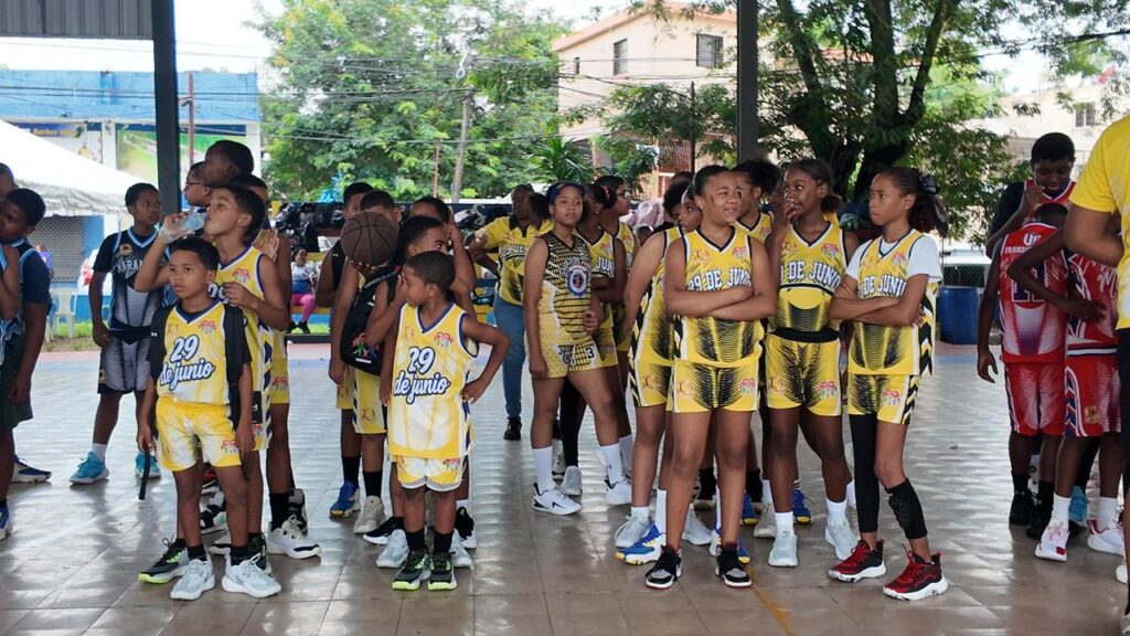 Fundación Los Mina Unidos X Siempre reafirma compromiso con la juventud en su décimo aniversario - Noticias de hoy en República Dominicana | De Último Minuto