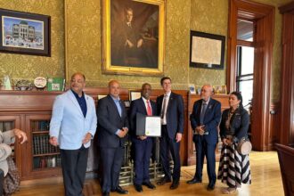 Dr. Rafael Montero destaca en Boston y recibe reconocimientos en Rhode Island durante agenda internacional en Estados Unidos
