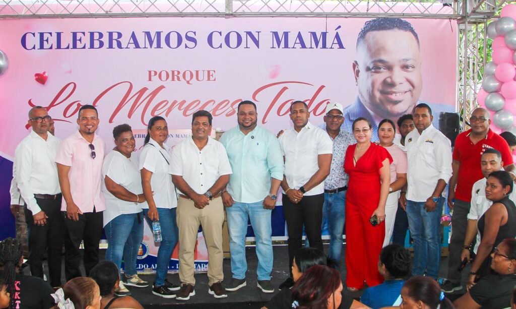 Diputado Adón celebra fiesta a las Madres de la Circunscripción 5 | 2 | Diputado Adón celebra fiesta a las Madres de la Circunscripción 5 - Noticias de hoy en República Dominicana | De Último Minuto
