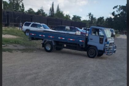 Propietario denuncia robo de camión estacionado frente a su residencia en La Romana - Noticias de hoy en República Dominicana | De Último Minuto