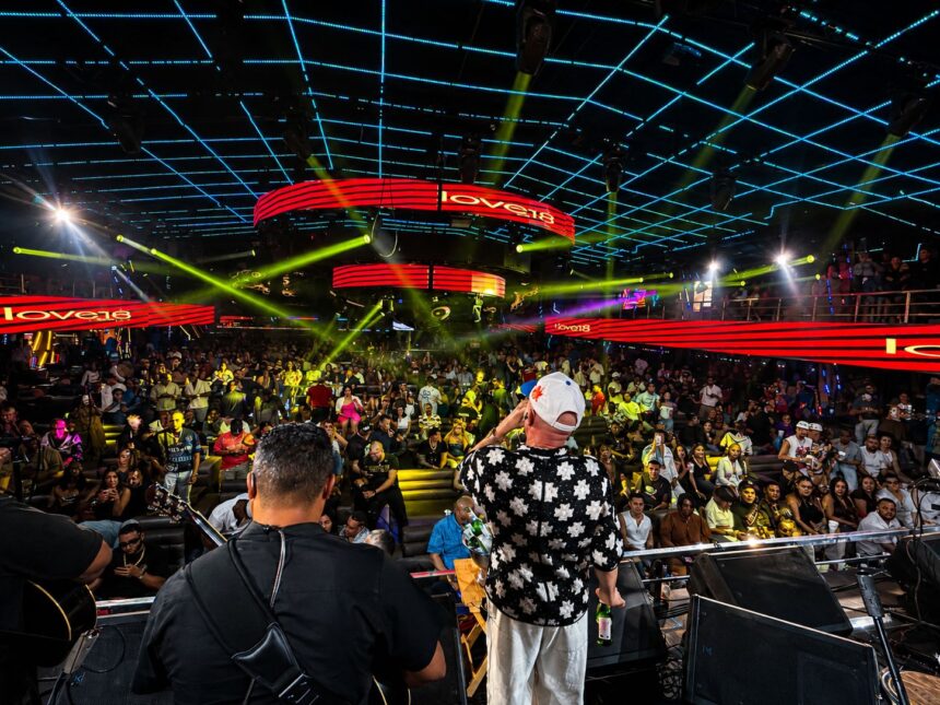 Nacho Estrella reúne a más de 2,000 personas en Lovera Disco en su primera presentación tras salir de Planeta Alofoke