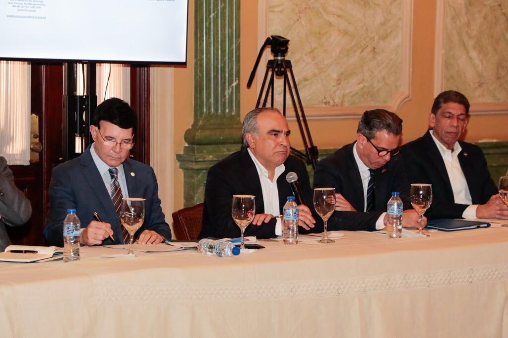 Abinader destaca cooperación con sectores productivos para preservar estabilidad económica | 1 | Abinader destaca cooperación con sectores productivos para preservar estabilidad económica - Noticias de hoy en República Dominicana | De Último Minuto