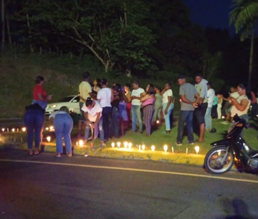 Comunitarios de El Catey y La Majagua realizan encendido de velas en rechazo a planta de valorización