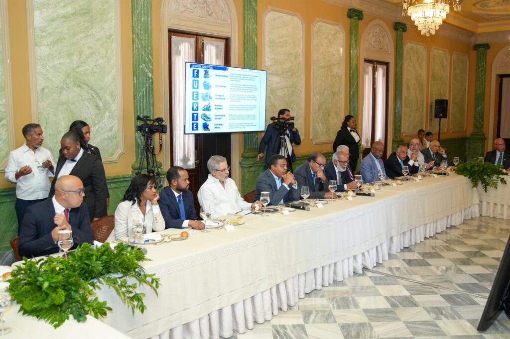 Abinader anuncia más seguridad y desarrollo en la frontera | 1 | Abinader anuncia más seguridad y desarrollo en la frontera - Noticias de hoy en República Dominicana | De Último Minuto