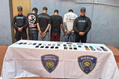 Policía desmantela red que comercializaba celulares robados y recupera 30 equipos