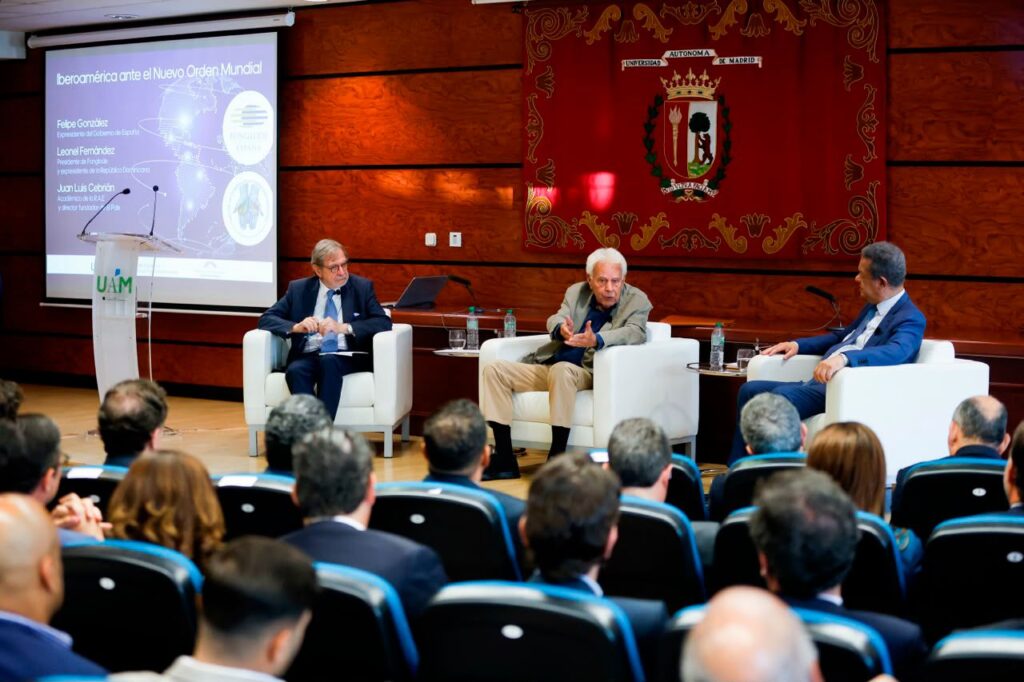 Leonel Fernández y Felipe González advierten sobre incertidumbre global y abogan por fortalecer la unidad iberoamericana - Noticias de hoy en República Dominicana | De Último Minuto