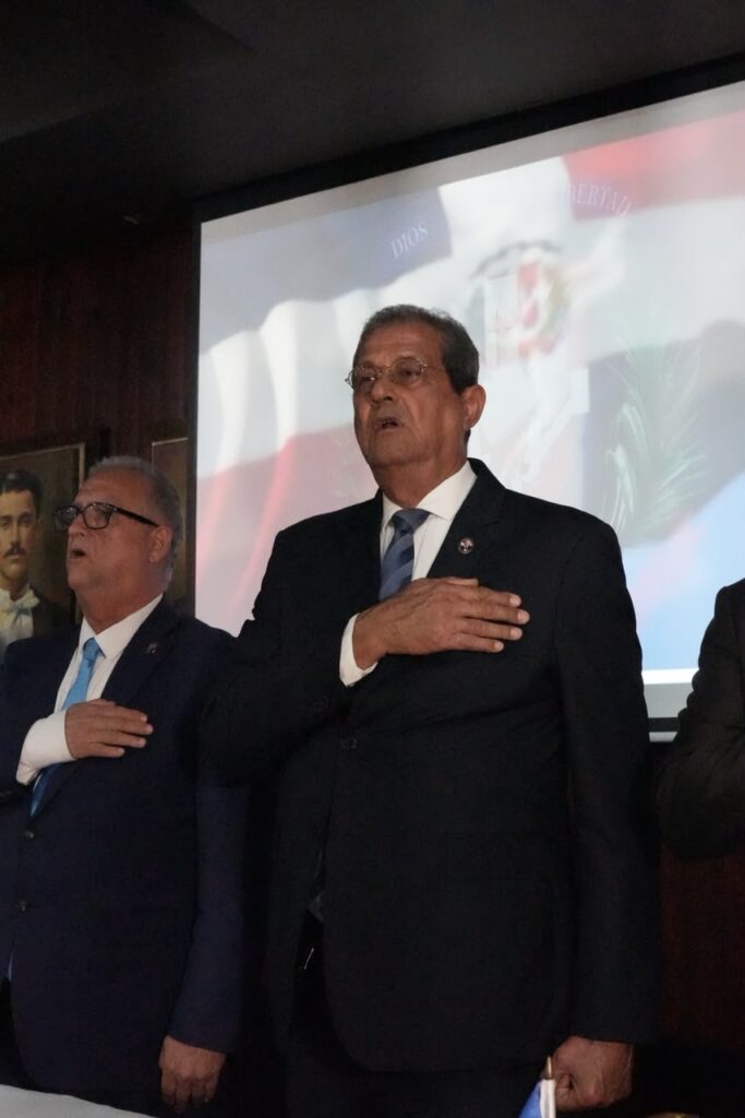 Instituto Duartiano juramenta nuevos miembros de honor y reafirma defensa de los símbolos patrios | 3 | Instituto Duartiano juramenta nuevos miembros de honor y reafirma defensa de los símbolos patrios - Noticias de hoy en República Dominicana | De Último Minuto