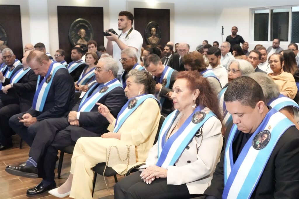 Instituto Duartiano juramenta nuevos miembros de honor y reafirma defensa de los símbolos patrios | 2 | Instituto Duartiano juramenta nuevos miembros de honor y reafirma defensa de los símbolos patrios - Noticias de hoy en República Dominicana | De Último Minuto