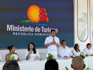 Ministro Collado deja iniciado el rescate de playa Monte Río de Azua con inversión de más de 265 millones de pesos - Noticias de hoy en República Dominicana | De Último Minuto