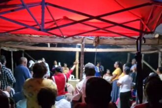 Comunitarios de El Catey realizan culto de adoración en rechazo a planta de valorización