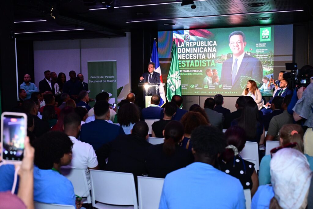 Leonel juramenta dirigentes del PRM, PLD y PED en masivo acto en Madrid - Noticias de hoy en República Dominicana | De Último Minuto