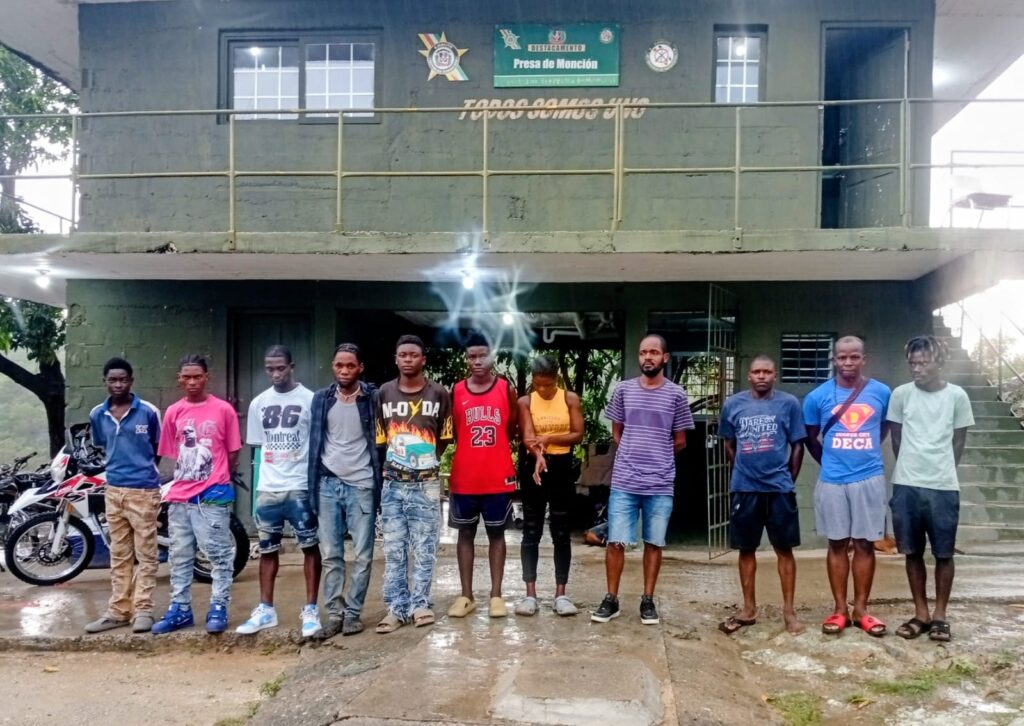 Ejército detiene a 38 haitianos indocumentados en operativos apoyados con drones | 3 | Ejército detiene a 38 haitianos indocumentados en operativos apoyados con drones - Noticias de hoy en República Dominicana | De Último Minuto