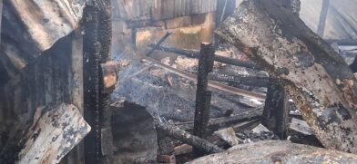 Cortocircuito reduce vivienda a cenizas en Monte Plata; familia pierde todas sus pertenencias - Noticias de hoy en República Dominicana | De Último Minuto