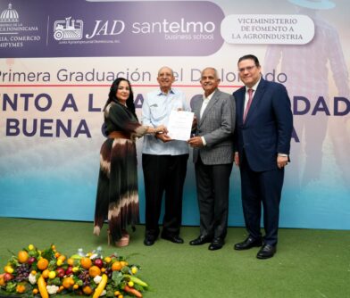 MICM y JAD gradúan a 225 líderes para impulsar la transformación del sector agroindustrial