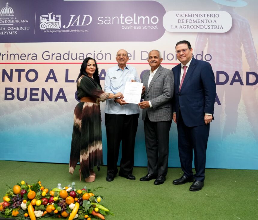 MICM y JAD gradúan a 225 líderes para impulsar la transformación del sector agroindustrial