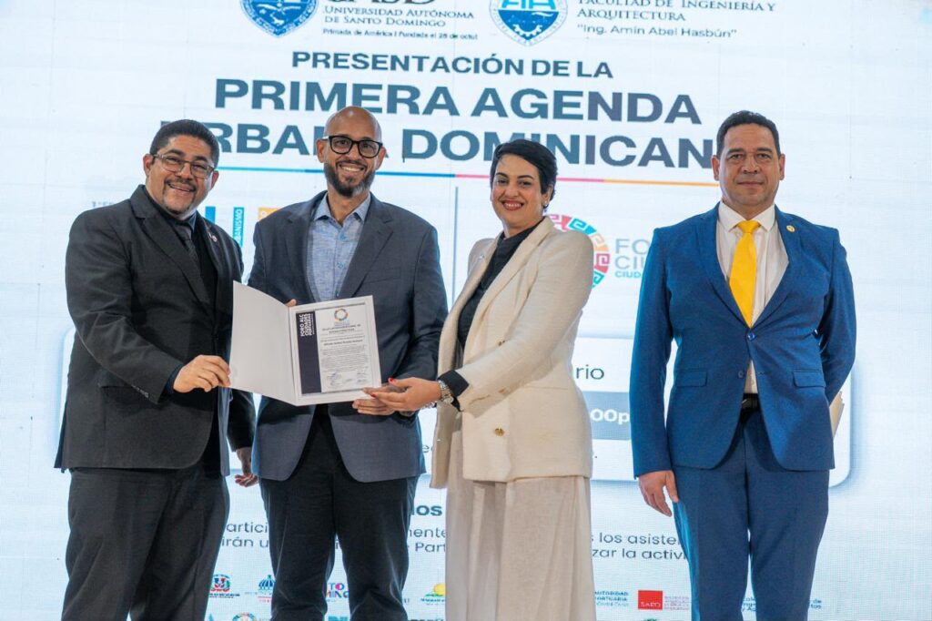 Alcalde de Nagua es reconocido en foro regional - Noticias de hoy en República Dominicana | De Último Minuto