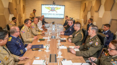 Defensa recibe al Comando Sur de EE. UU. para fortalecer cooperación estratégica bilateral