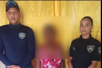 Localizan sana y salva a adolescente desaparecida en Santiago; revela que estuvo con un adulto y denuncia maltratos