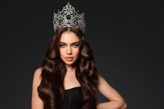 Crismar Echavarría: la voz de la diáspora que rompe estereotipos y aspira a la corona de Miss Grand RD