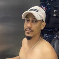 Se entrega joven señalado por la muerte de agente policial en Nagua