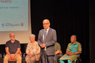 Escritor dominicano Osiris Madera recibe premio a la Mejor Novela Latinoamericana en Madrid