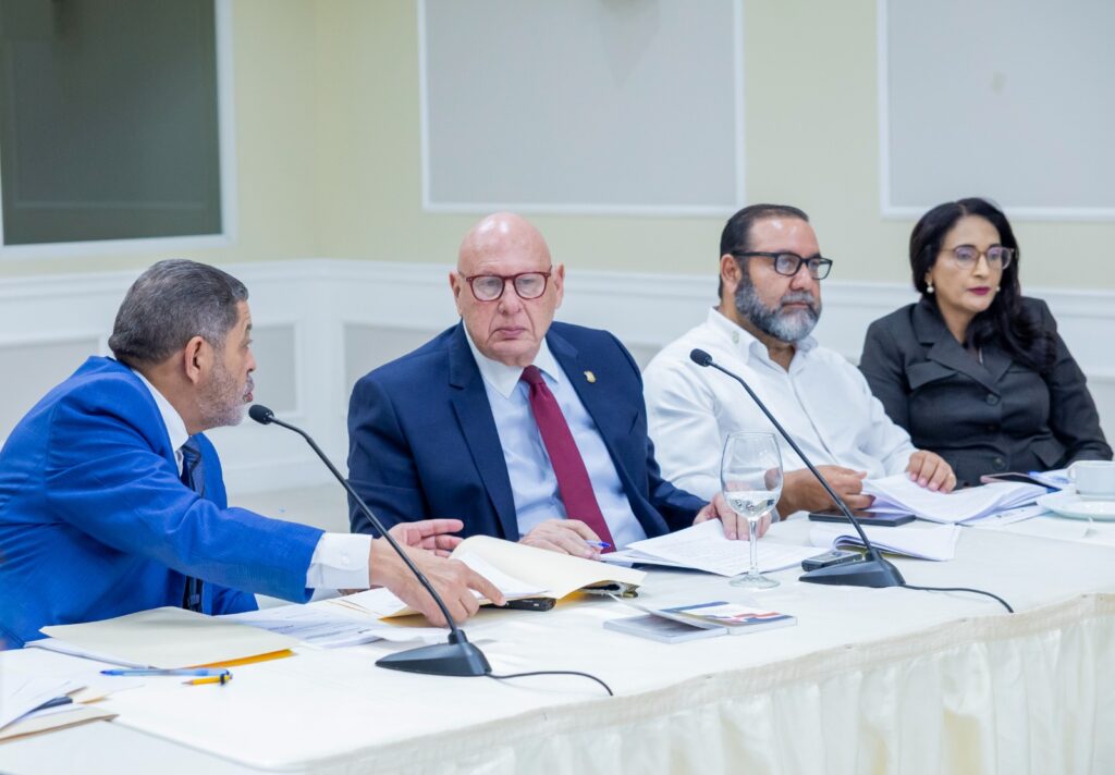 Comisión Bicameral escuchará a Magín Díaz y la AIRD - Noticias de hoy en República Dominicana | De Último Minuto