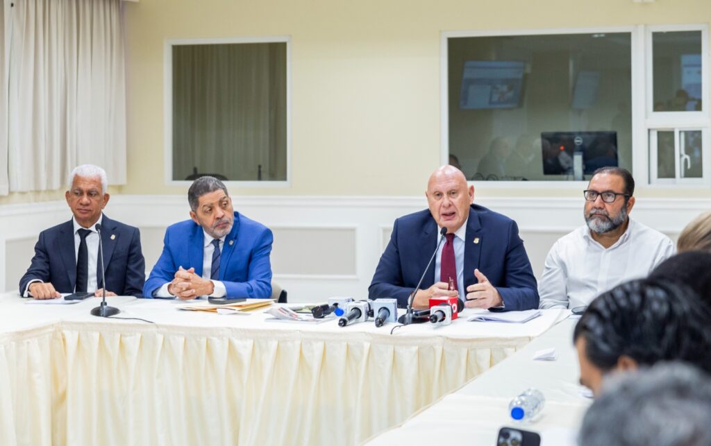 Comisión Bicameral escuchará a Magín Díaz y la AIRD - Noticias de hoy en República Dominicana | De Último Minuto