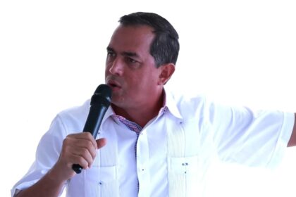 Alcalde de Haina denuncia crisis en los Bomberos y cuestiona manejo de recursos
