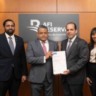 Marbel Güilamo, director de Cumplimiento Ético, Anticorrupción y Antisoborno; Heirony Castro, vicepresidente de Cumplimiento; Leandro Villanueva, vicepresidente ejecutivo de AFI Reservas, y Carolina Germán, gerente de Cumplimiento de la entidad.