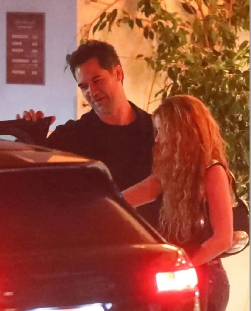 Shakira y el actor mexicano Manuel García-Rulfo desatan rumores de romance tras ser captados fuera de un hotel - Noticias de hoy en República Dominicana | De Último Minuto