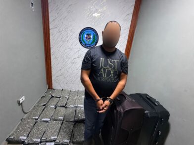 Policía Nacional apresa hombre y ocupa 69 paquetes de presunta marihuana en La Romana - Noticias de hoy en República Dominicana | De Último Minuto