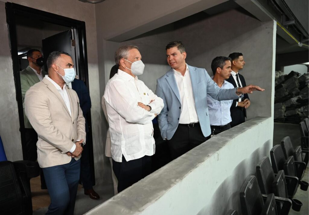 Leonardo Aguilera supervisa avances de remodelación de la Arena Banreservas Virgilio Travieso Soto | 1 | Leonardo Aguilera supervisa avances de remodelación de la Arena Banreservas Virgilio Travieso Soto - Noticias de hoy en República Dominicana | De Último Minuto