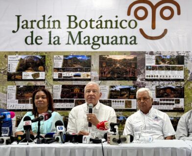 Andrés Bautista garantiza respaldo económico del Gobierno para el Jardín Botánico de La Maguana