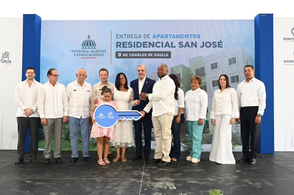 Banreservas financia 700 viviendas del residencial San José entregadas por Abinader | 4 | Banreservas financia 700 viviendas del residencial San José entregadas por Abinader - Noticias de hoy en República Dominicana | De Último Minuto